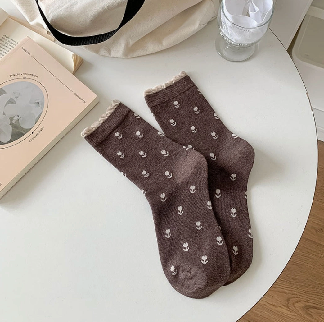 Floral Lace Trim Socks